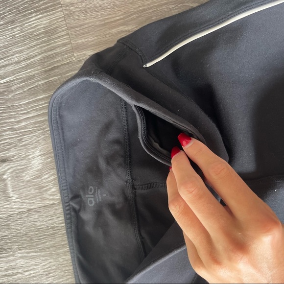 ALO Yoga Black White Seam Leggings - Picture 5 of 8